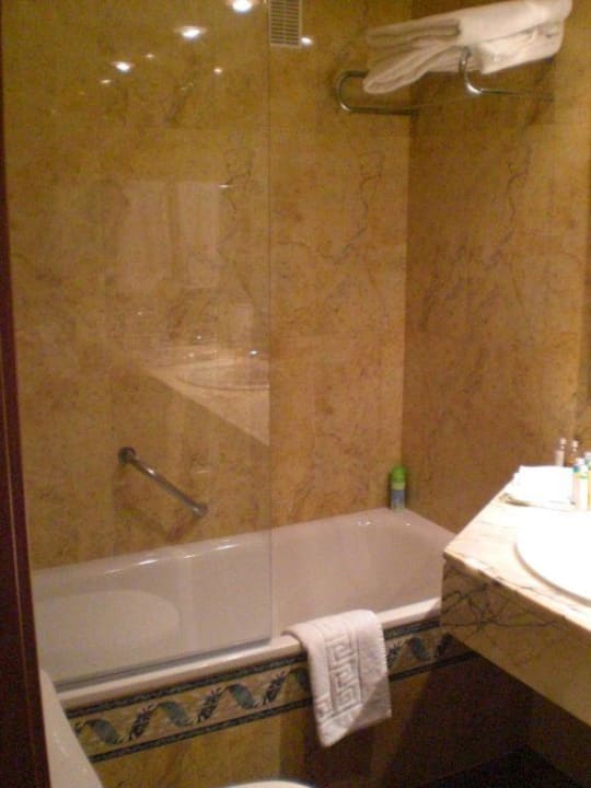 Bad inkl. Regendusche VIVA Golf - Adults only 18+