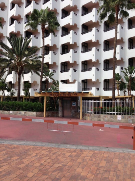 *** und nicht ****  Corallium Beach by Lopesan Hotels - Adults only