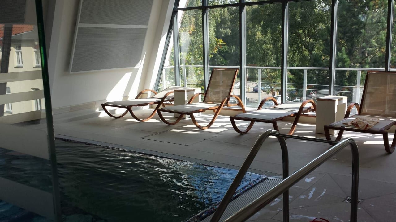 Liegen im Schwimmbereich Ringhotel Strandblick