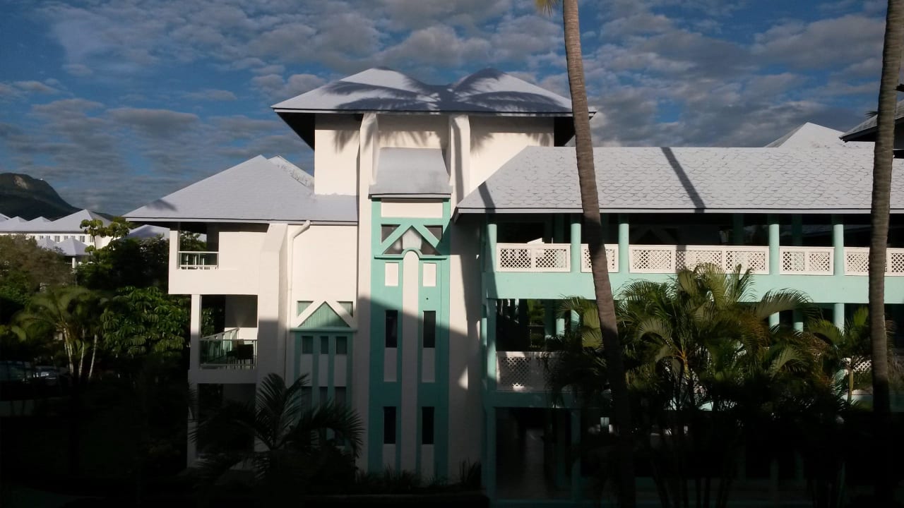 Eines von vielen Hotelgebäuden Grand Paradise Playa Dorada