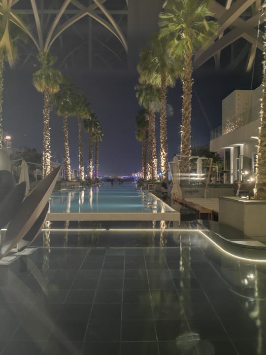Pool FIVE Palm Jumeirah Dubai