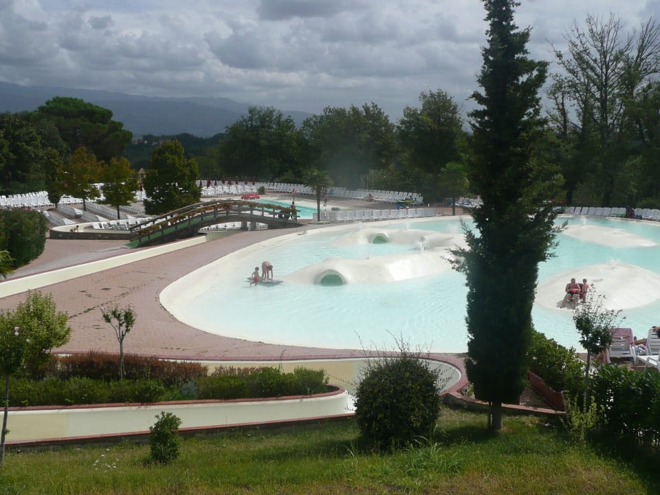 Basen gorny Norcenni Girasole Village