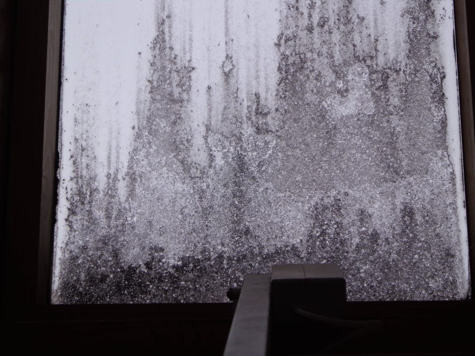 Schmutzige nasse Fenster Burghotel Am Hohen Bogen