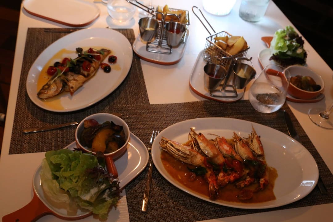 Hauptspeise im Reef Kuramathi Maldives