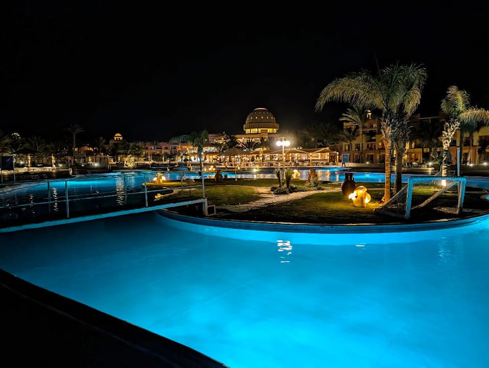 Pool Malikia Resort Abu Dabbab