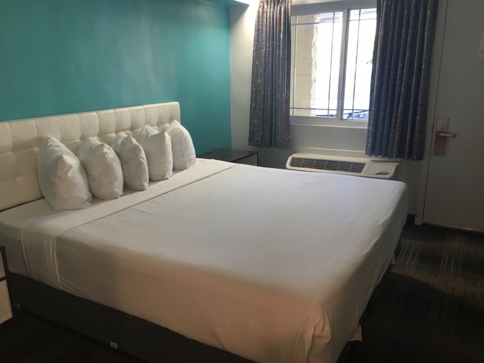 Zimmer Howard Johnson Inn San Diego Hotel Circle - Sea World Area