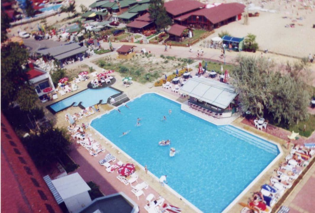 Poolanlage Hotel Glarus Beach