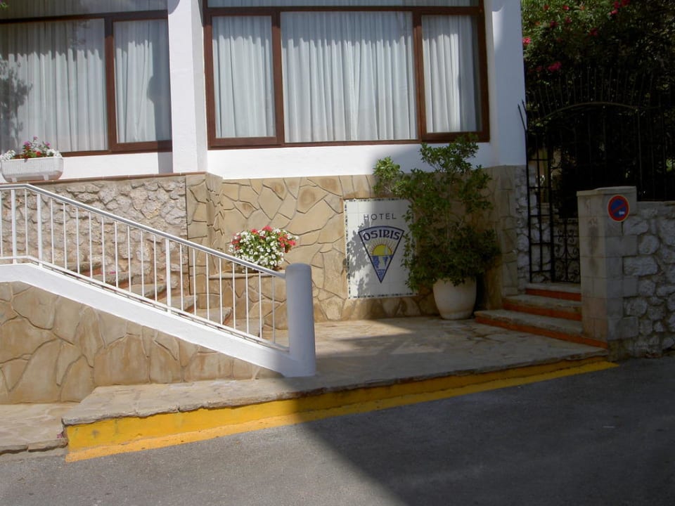 Eingang zum Hotel Hotel Osiris