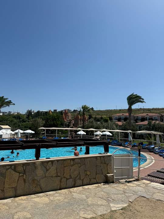 Pool Club Resort Atlantis