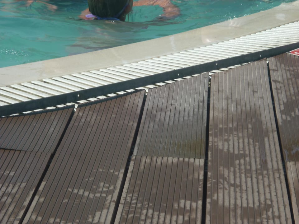 Gefahrenquelle Aktivpool Sandy Beach Resort
