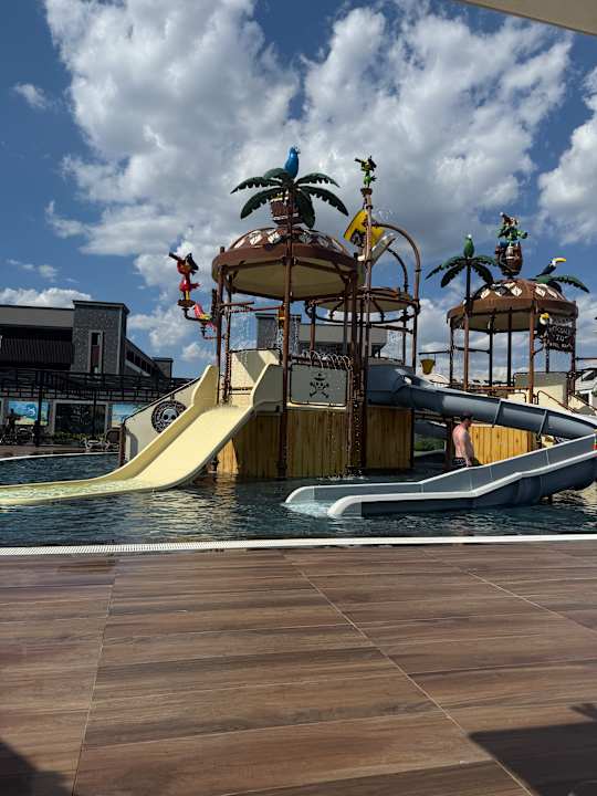 Pool Jacaranda Luxury Resort