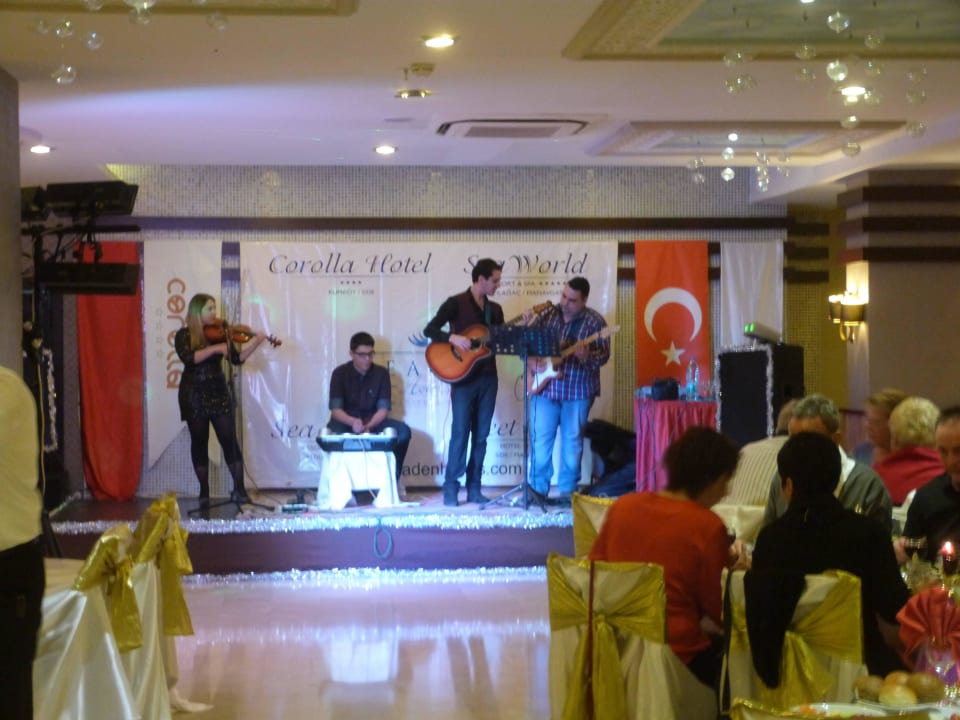 Silvester Seaden Corolla Hotel