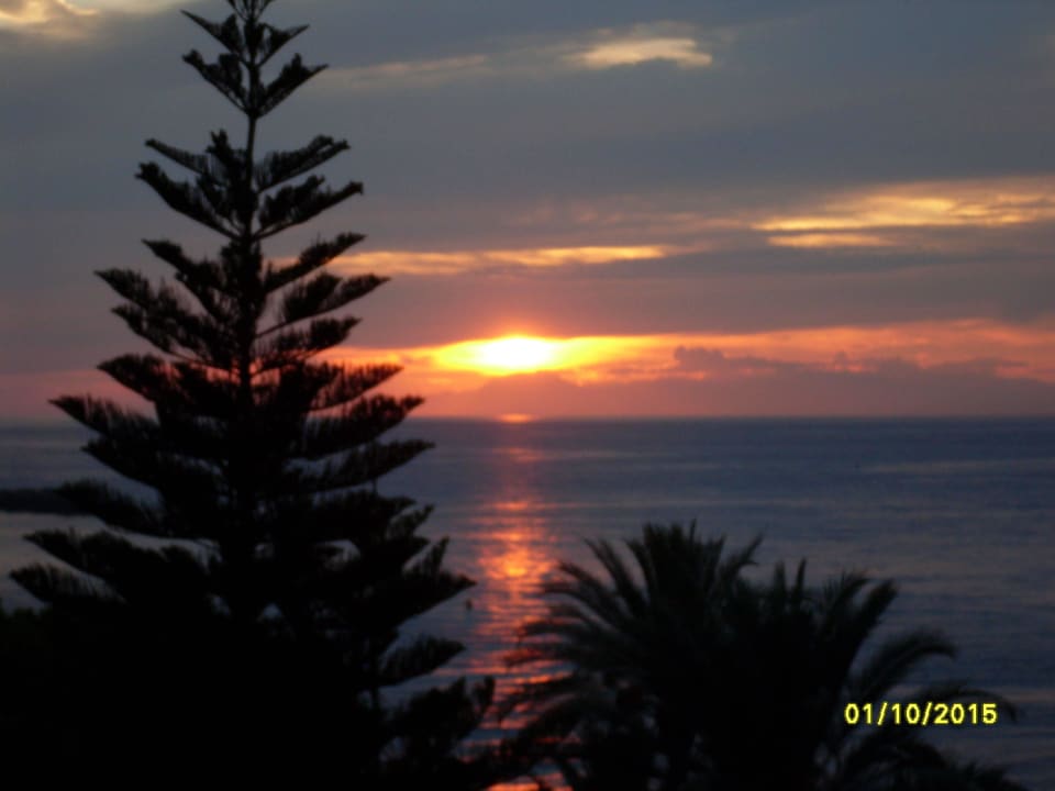 Sehr schöner Sonnenuntergang Top Hotel