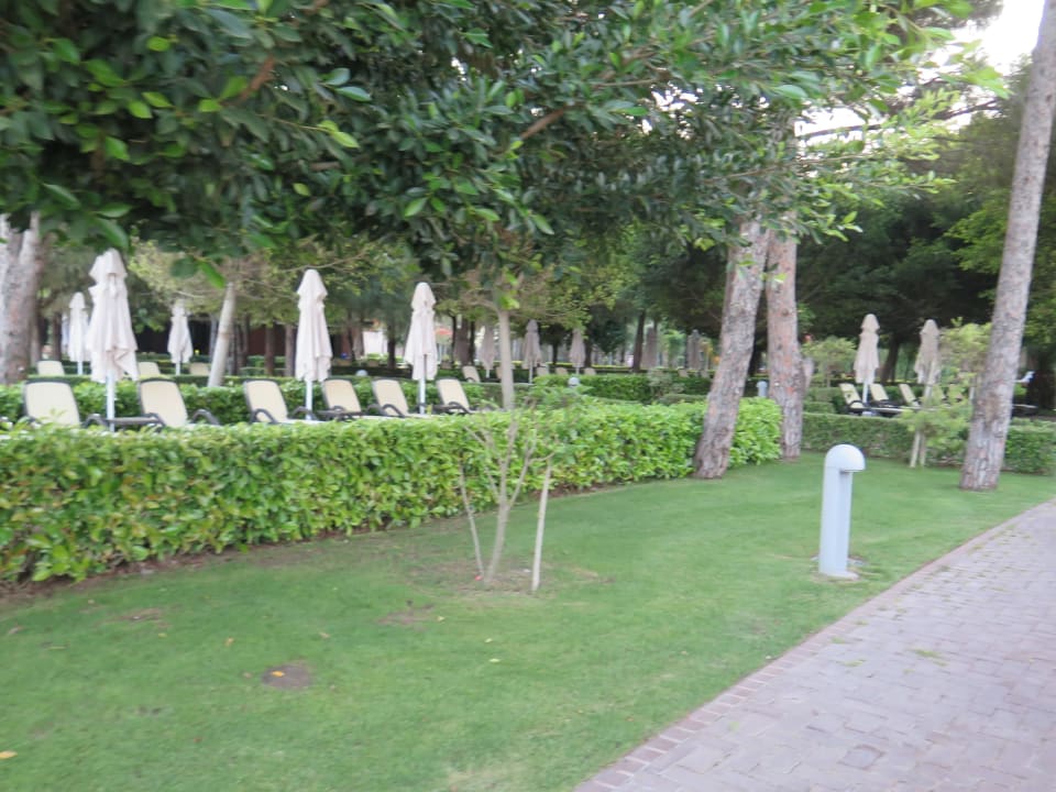 Kleine Rückzugsmöglichkeiten in der Gartenanlage Gloria Serenity Resort