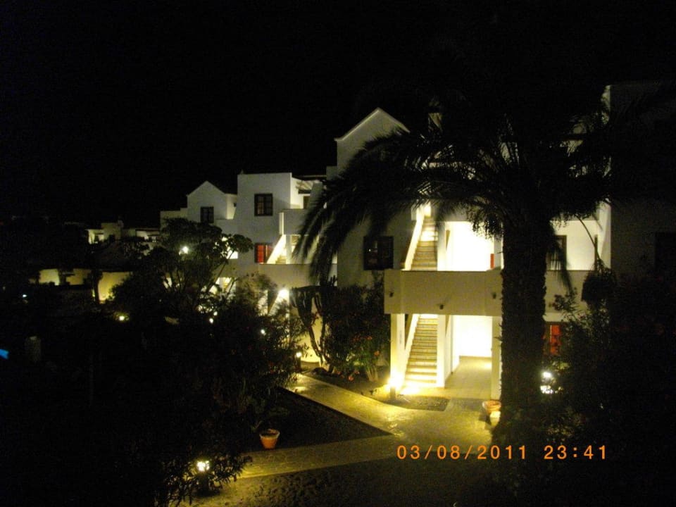 Am Abend zur rechten Seite vom Balkon allsun App.-Hotel Albatros