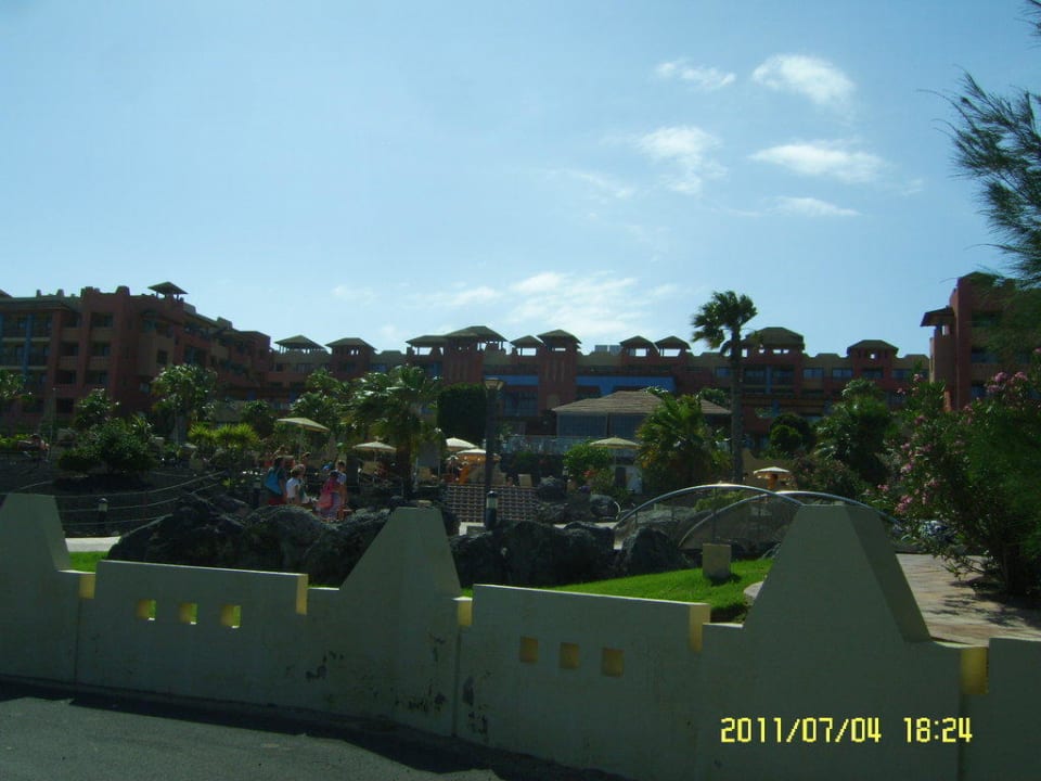 Blick von Außen auf Garten H10 Tindaya