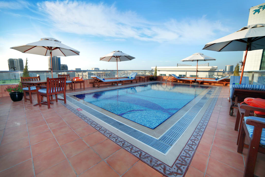 Pool Raviz Center Point Hotel