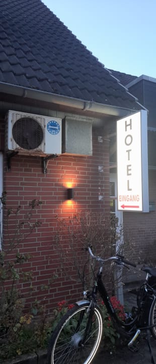 Außenansicht Hotel & Restaurant Heidekrug in Pinneberg