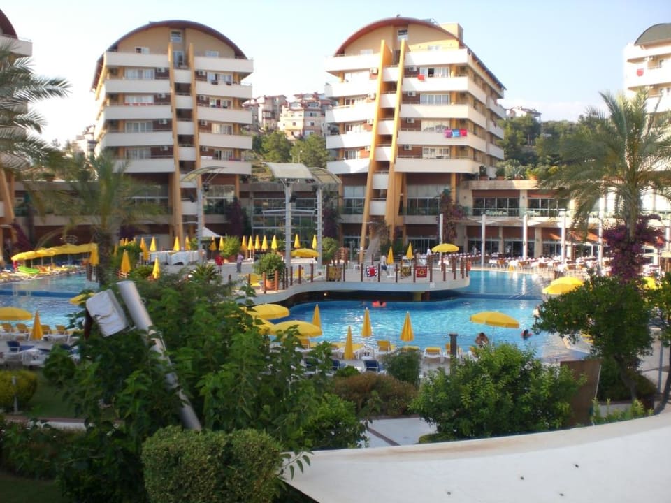 Innenpool Alaiye Resort & Spa