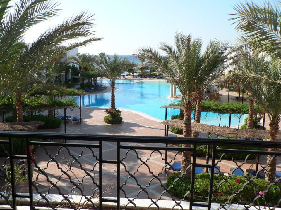 Poolansicht von der Terrasse aus JAZ Dahabeya