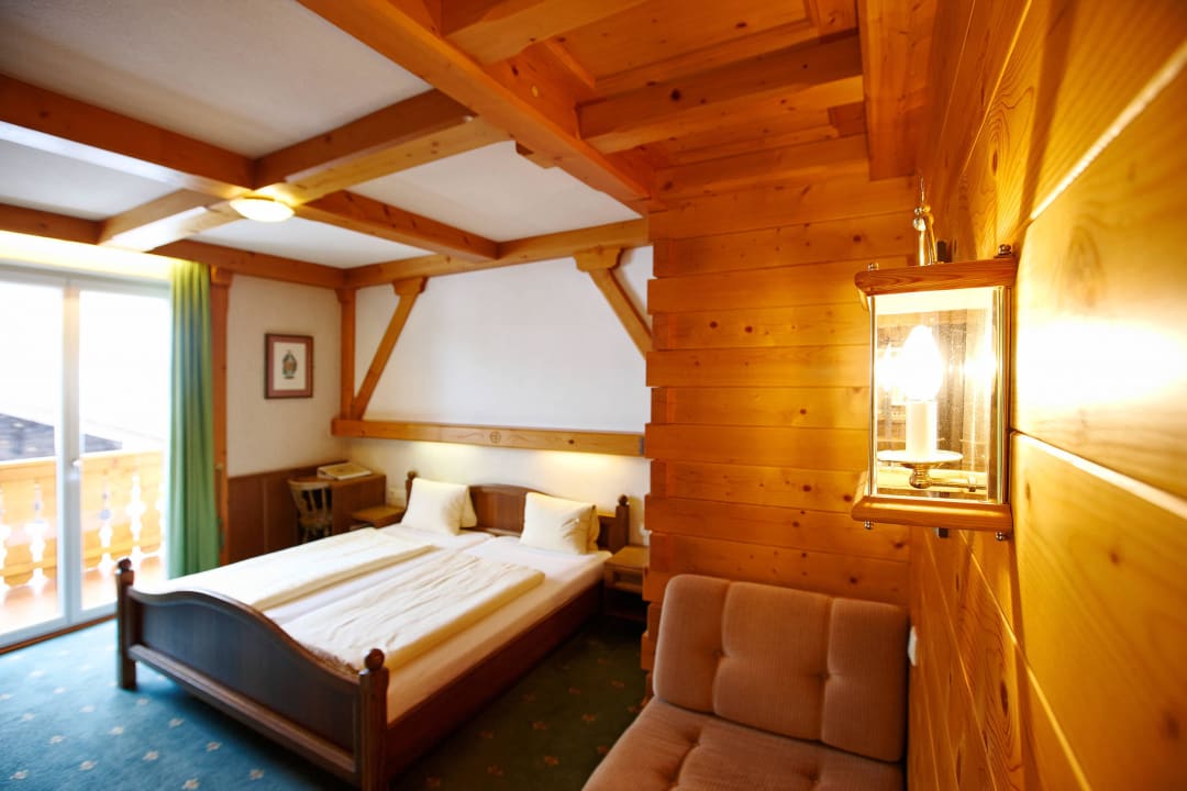 Double bed Hotel Tatzlwurm by Alpeffect