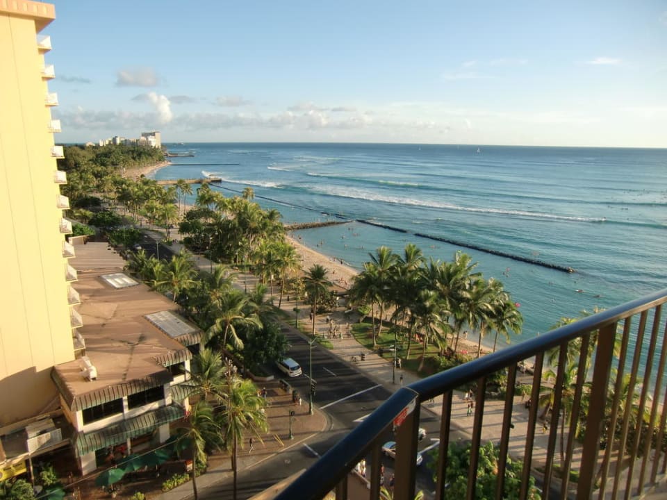 Blick vom Balkon Hotel Aston Waikiki Circle