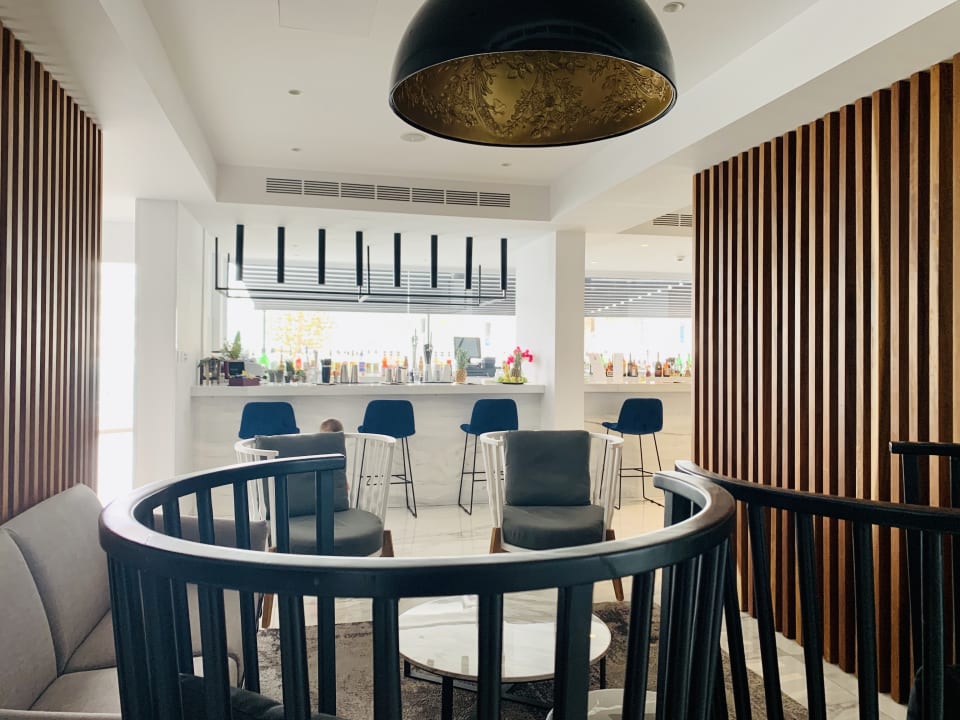 Lobby The Blue Ivy Hotel & Suites