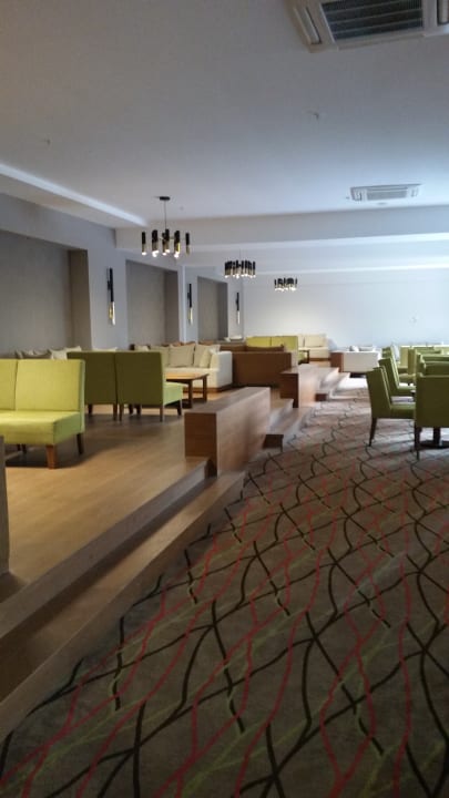 Lobby Terrace Elite Resort