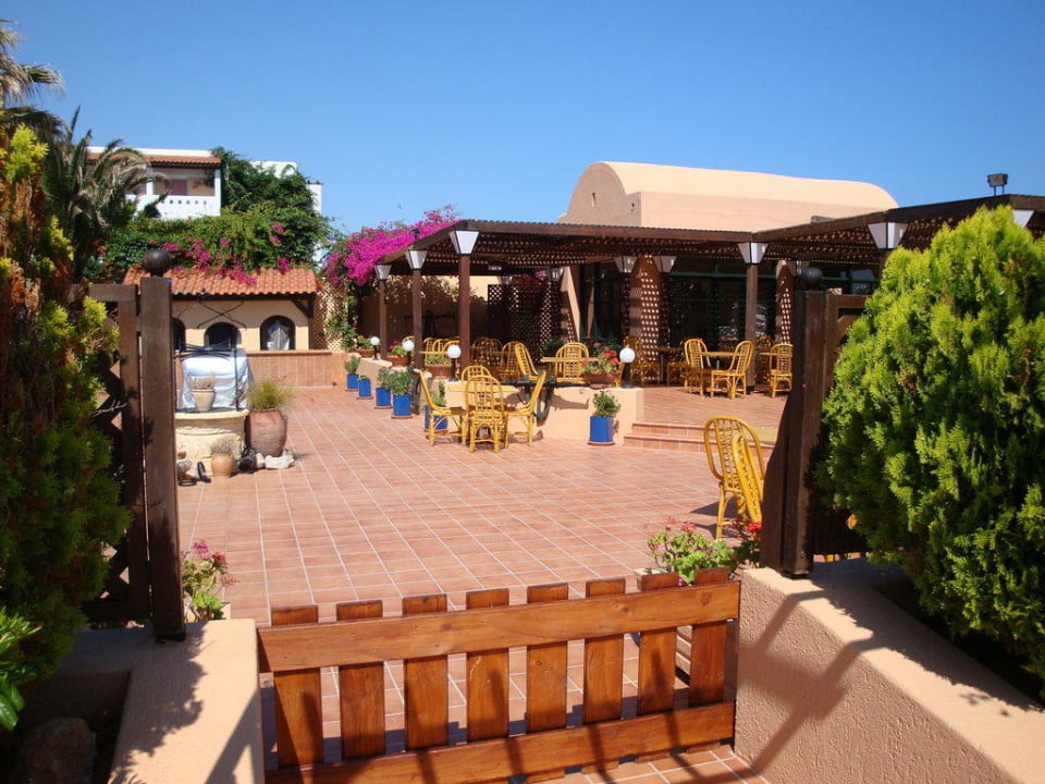 Taverne Anissa Beach & Village