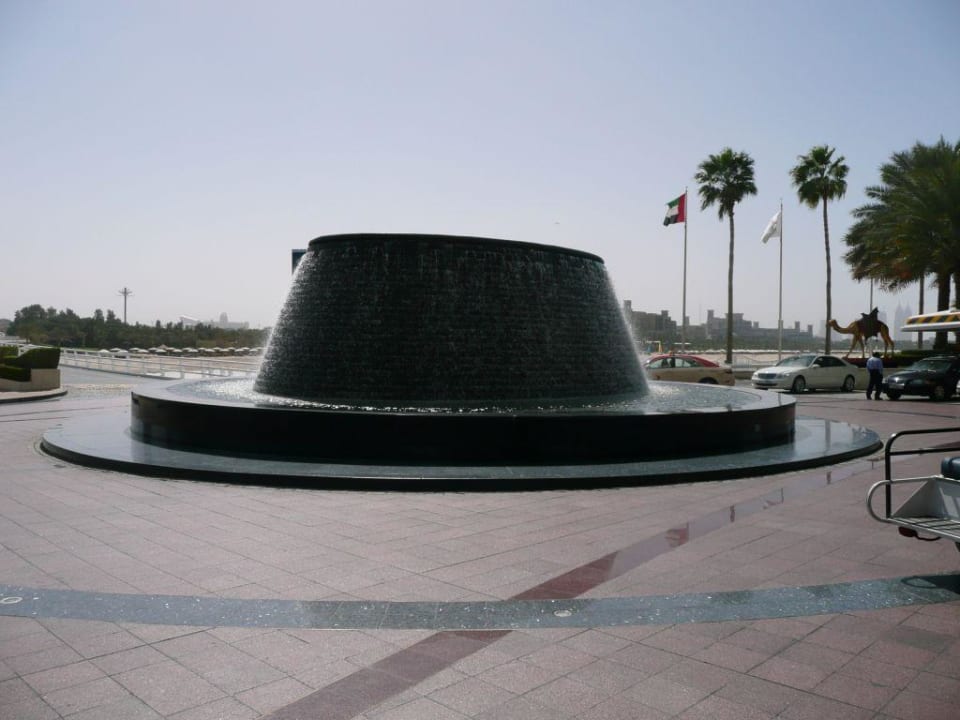 Vor dem Hotel Burj Al Arab