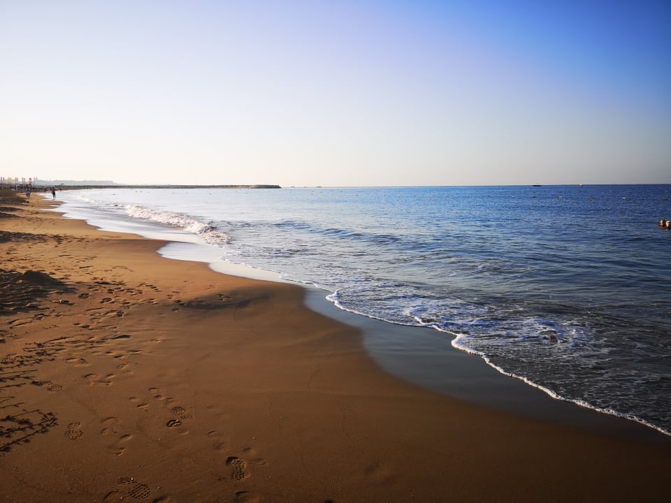 Strand Kamelya Aishen Club