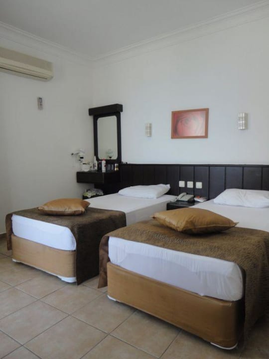 Celine Kleopatra Celine Hotel