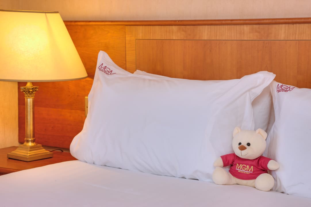 Zimmer Muthu Fort William Hotel