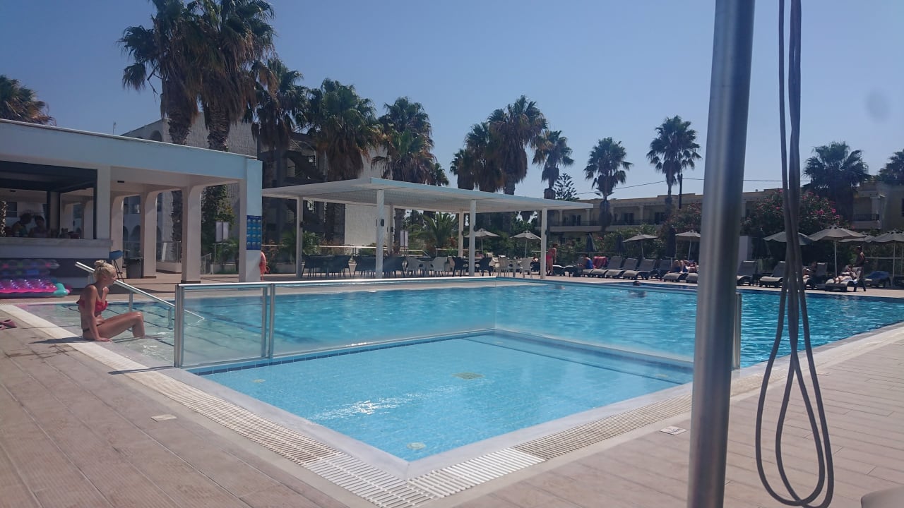 Pool Cosmopolitan Kos