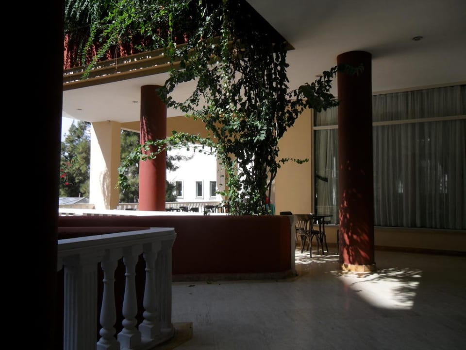 Выход из лобби, балкон Holiday Park Resort