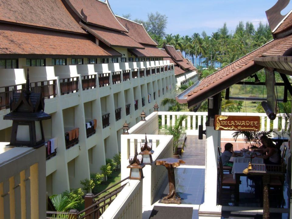 Aussenanschicht Hotel Outrigger Khao Lak Beach Resort