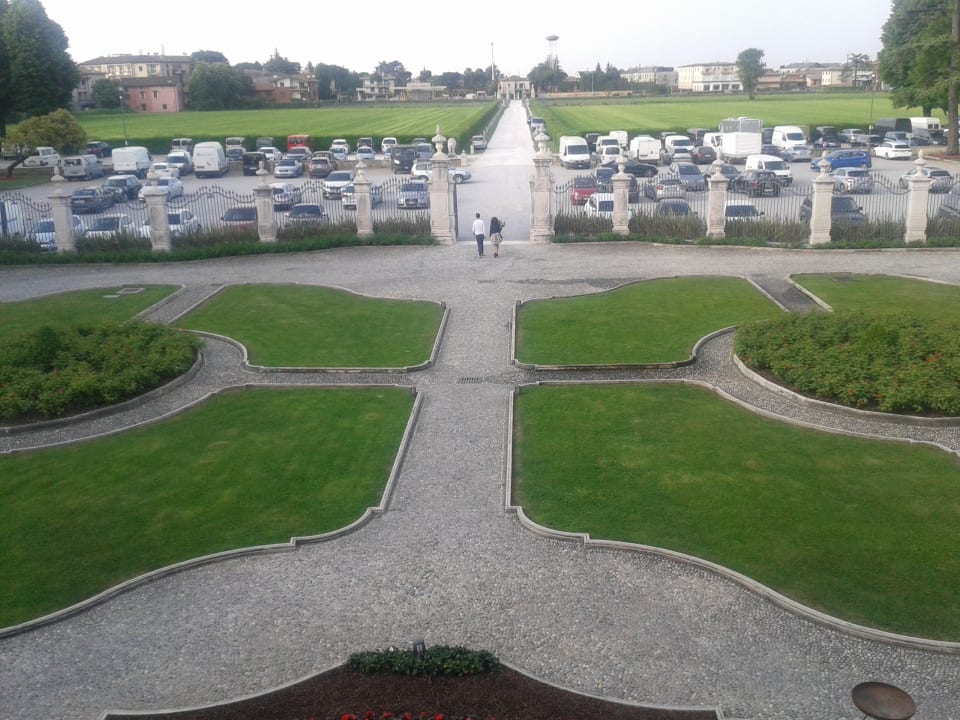 Außenansicht Villa Fenaroli Palace