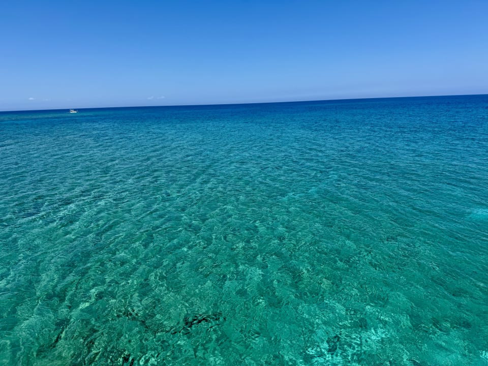 Strand Crystal Springs Beach Hotel