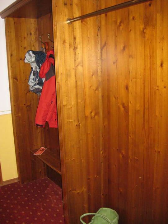 Garderobe Hotel Lindenwirt