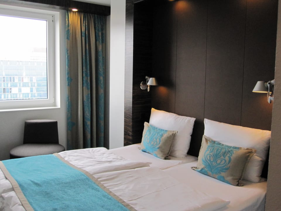 Bett Motel One Hamburg-Alster