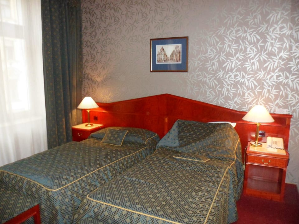 Вид номера Hotel Carlton
