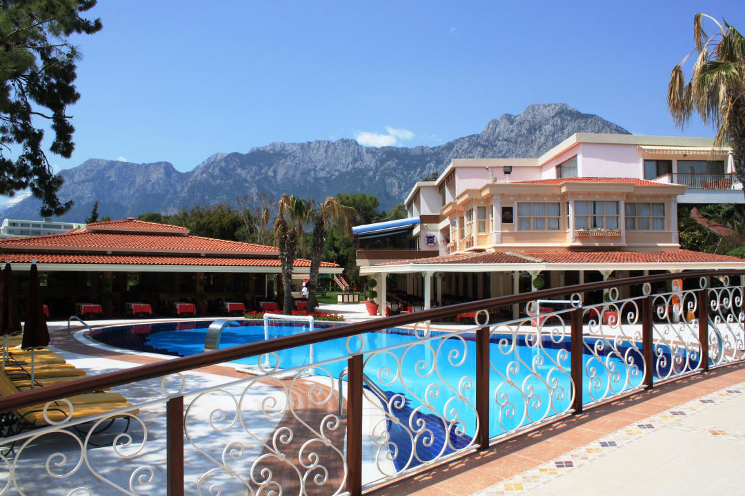 Blick auf das Restaurant Club Boran Mare Beach