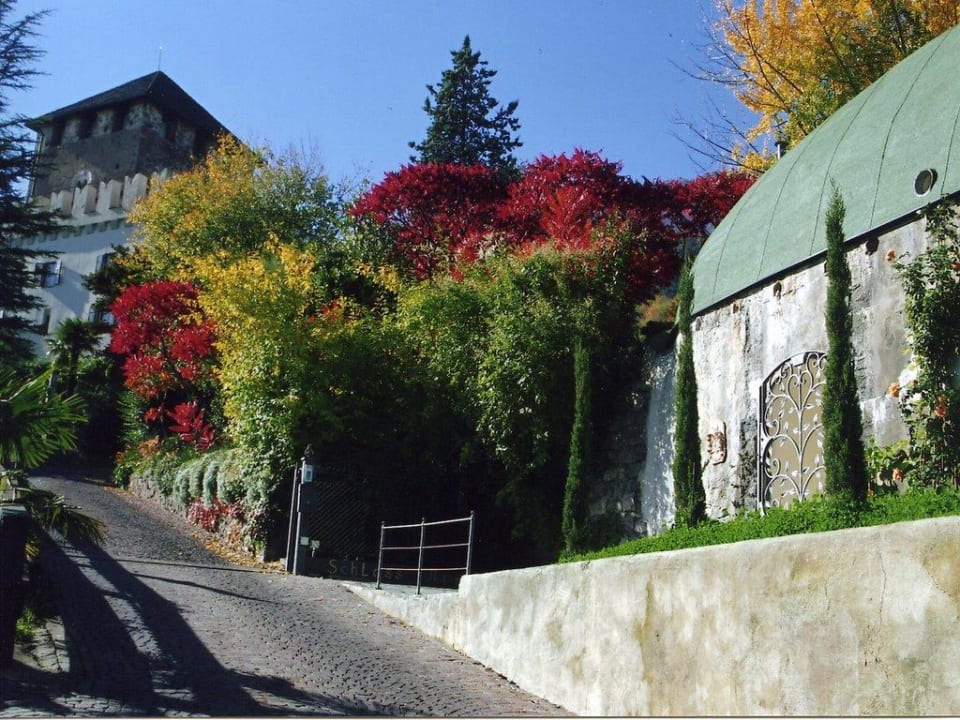 Hotel und Weinkultur-Bunker Schloss Hotel Korb
