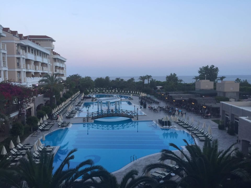 Poollanschaft Richtung Meer  Trendy Aspendos Beach Hotel