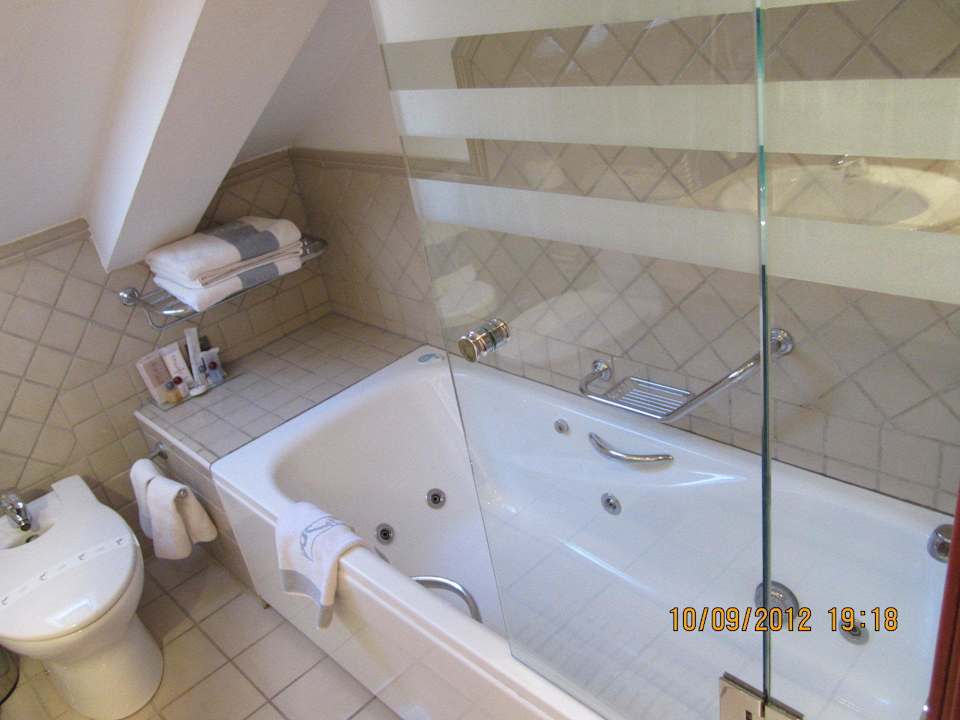 Beim duschen manchmal etwas eng wegen der Dachschräge Hotel San Juan de los Reyes