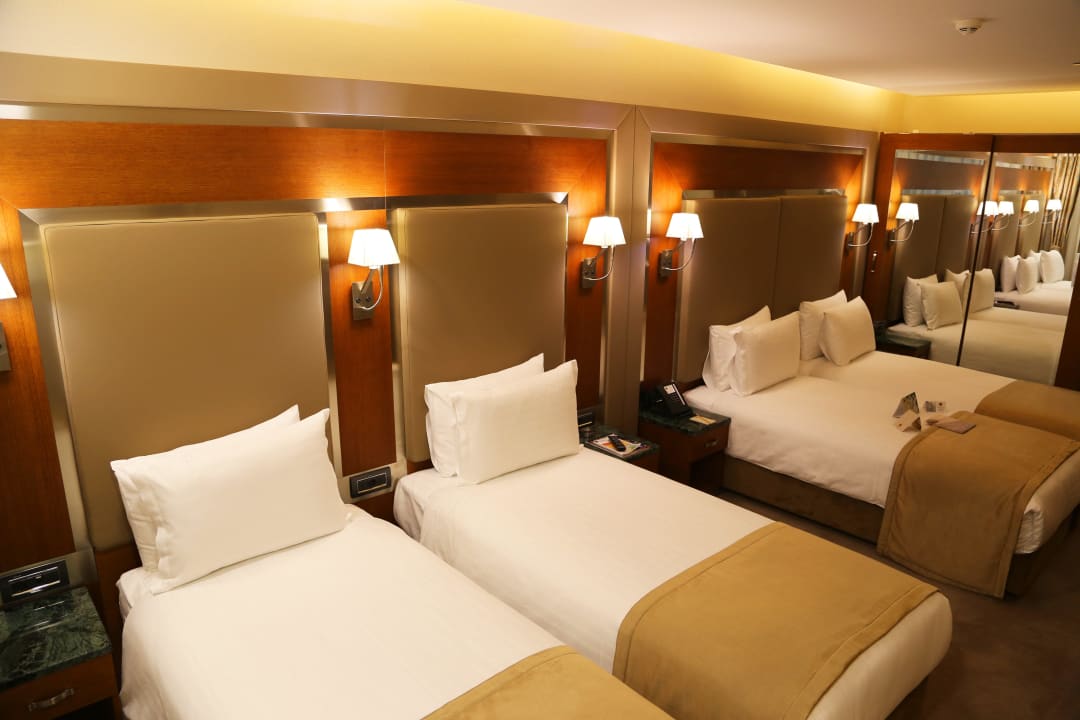 Saloon Dosso Dossi Hotels Old City