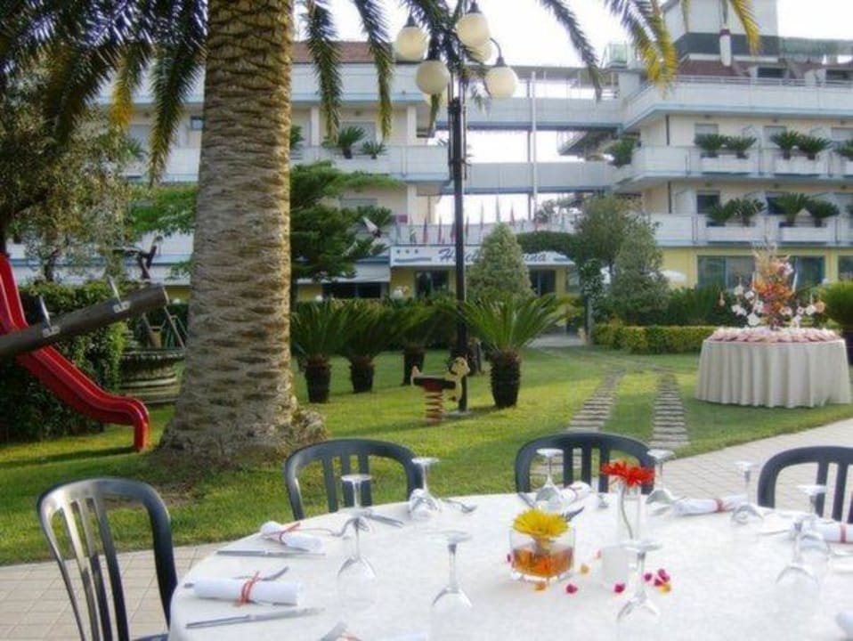 Cena in piscina Hotel Marina