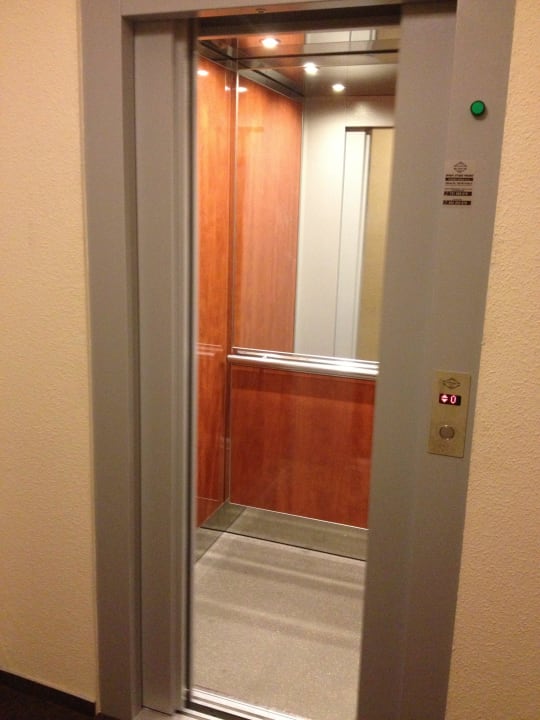 New lift Hotel Merkur