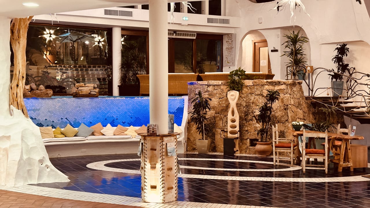 Lobby Hotel Resort & Spa Baia Caddinas