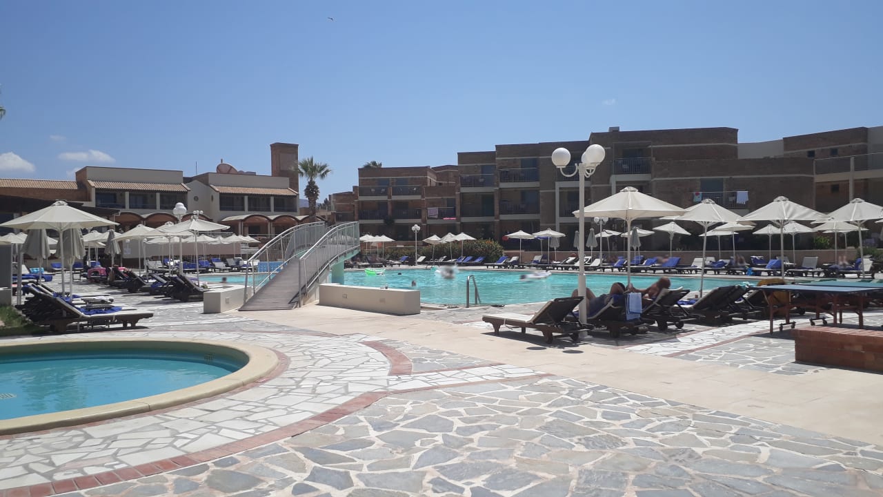 Pool Bella Beach Hotel